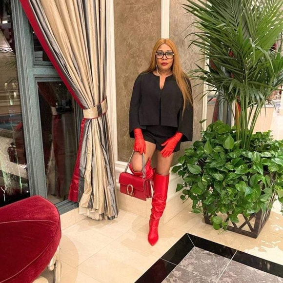 PLEAAE FALLOW FOR MY NEXT SHOW - Picture 6 of 17